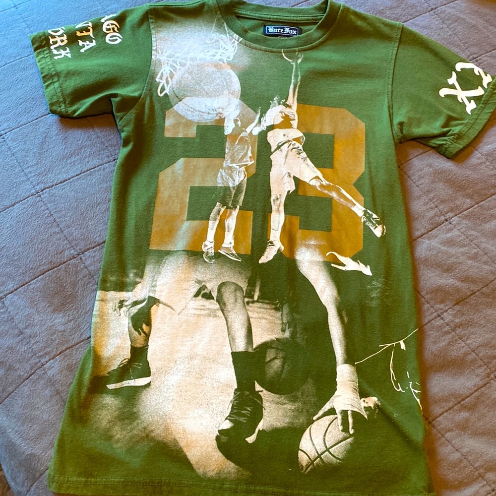 Bare Fox Brand Basketball Tshirt Chicago, Atlanta, New York One color One nation